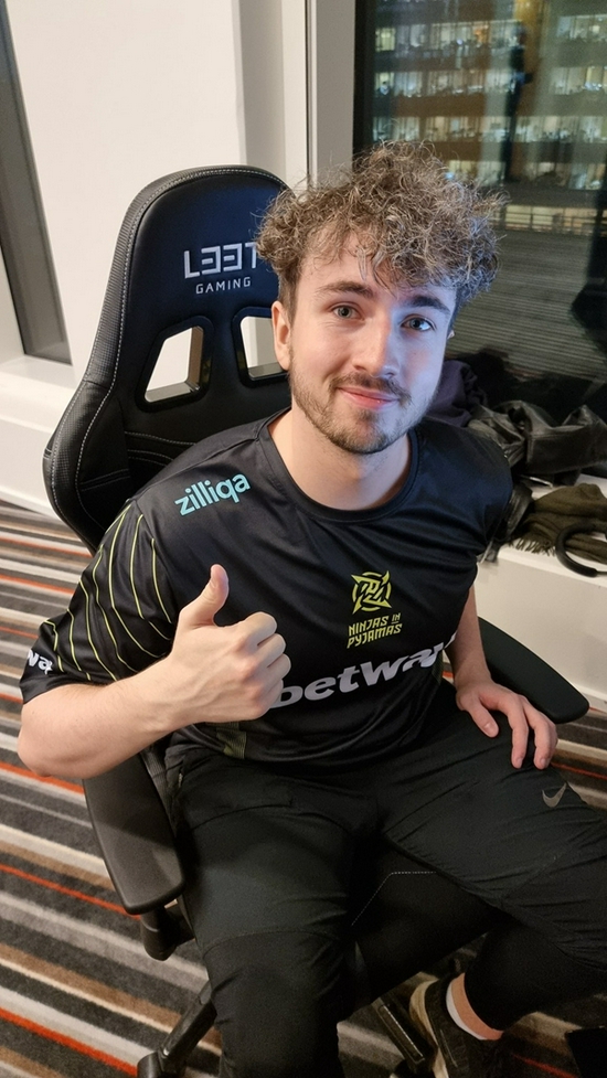 费迪南德亲临曼谷助力电竞盛事引关注